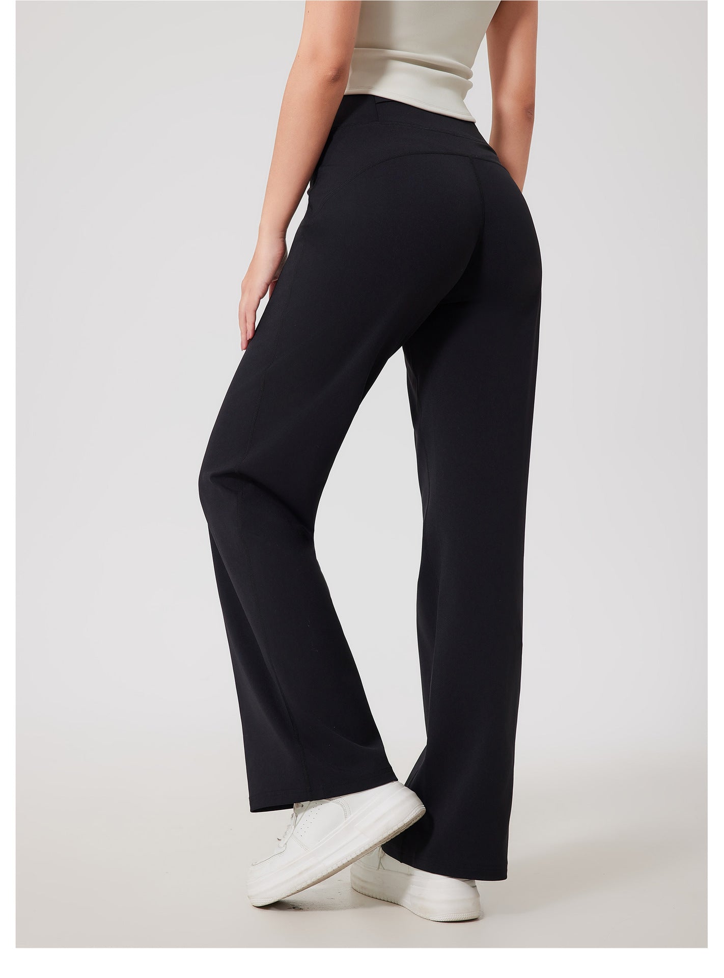 Loose straight-leg trousers for women